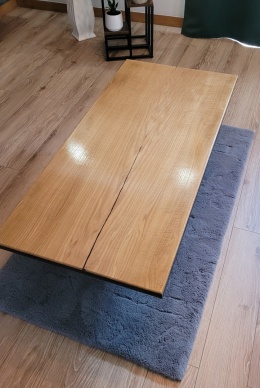 Kawa na (drewnianą) ławę